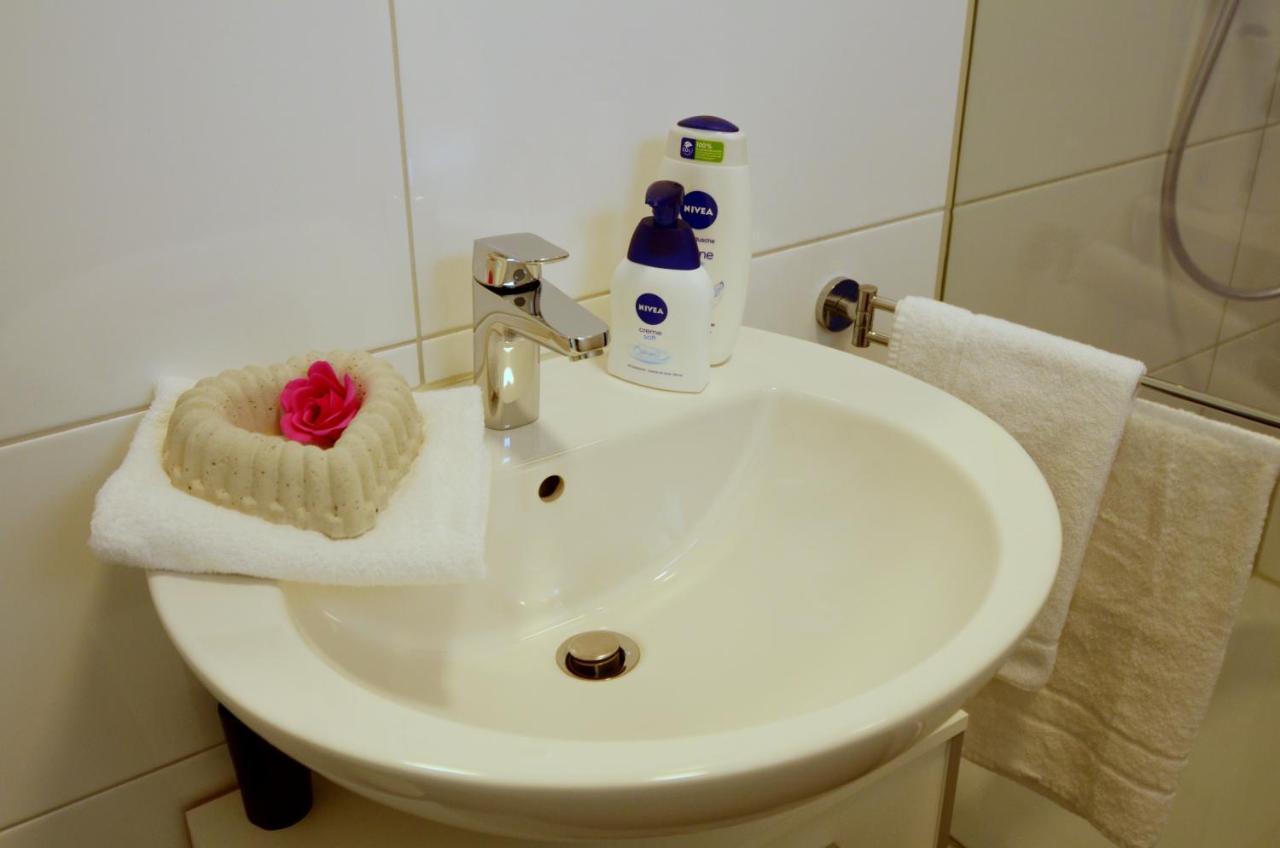 Unique Zentrale Moderne 2 Zimmer Wohnung Nahe Dem Park Villingen-Schwenningen Buitenkant foto